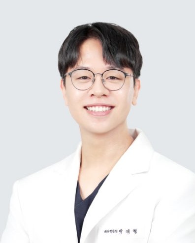 Dr. Park Je-hyuk, Orthodontics — Today Dental Clinic